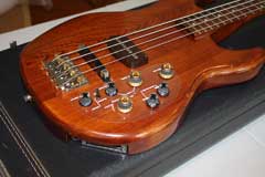 Roland G-33 bass